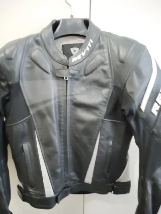 Chaqueta de cuero Revit