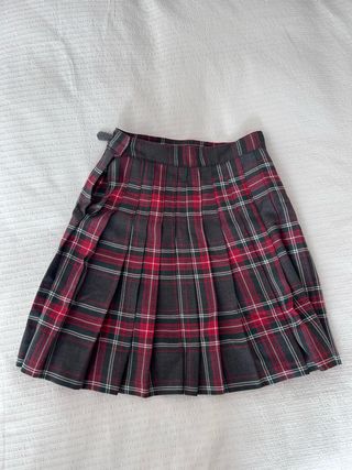 Uniforme Colegio Logos. Prendas varias.