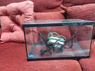 Dos acuarios 40 y 30 litros