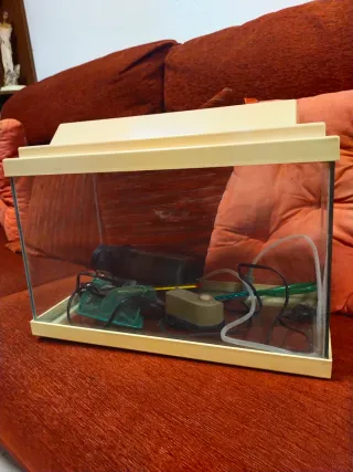 Dos acuarios 40 y 30 litros