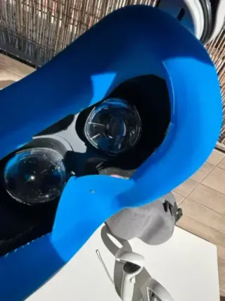 COMO NUEVO Meta Quest 2 con accesorios