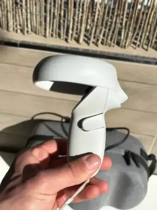 COMO NUEVO Meta Quest 2 con accesorios