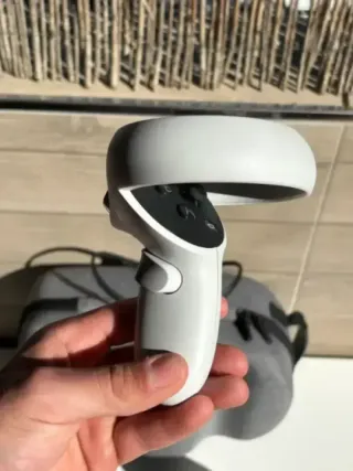 COMO NUEVO Meta Quest 2 con accesorios