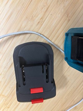 Lámpara LED Makita + Adaptador Dewalt