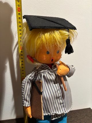 Muñeca antigua de trapo graduada