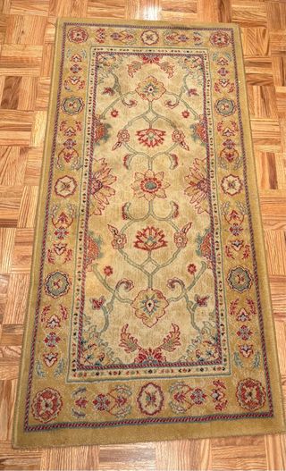 2 Alfombras diseño clásico beige y rojo