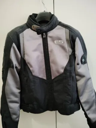 Chaqueta Revit Negra y Gris