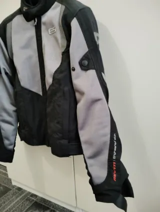 Chaqueta Revit Negra y Gris