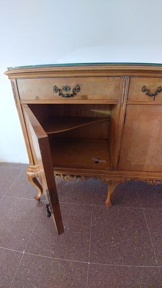 Bufete madera con sobre de cristal