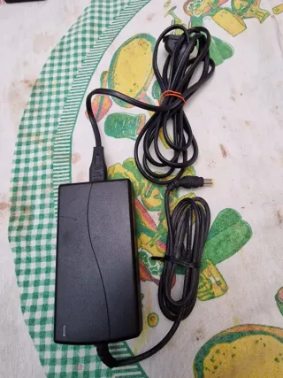 Adaptador de corriente Asian Power Devices Inc.