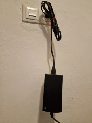 Adaptador de corriente Asian Power Devices Inc.