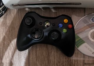 Xbox 360 Bianca 60 GB + Controller + Giochi