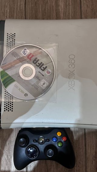 Xbox 360 Bianca 60 GB + Controller + Giochi