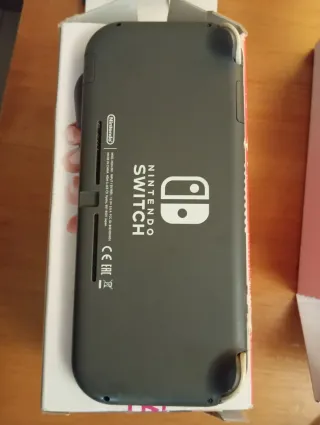 Nintendo Switch Lite per parti