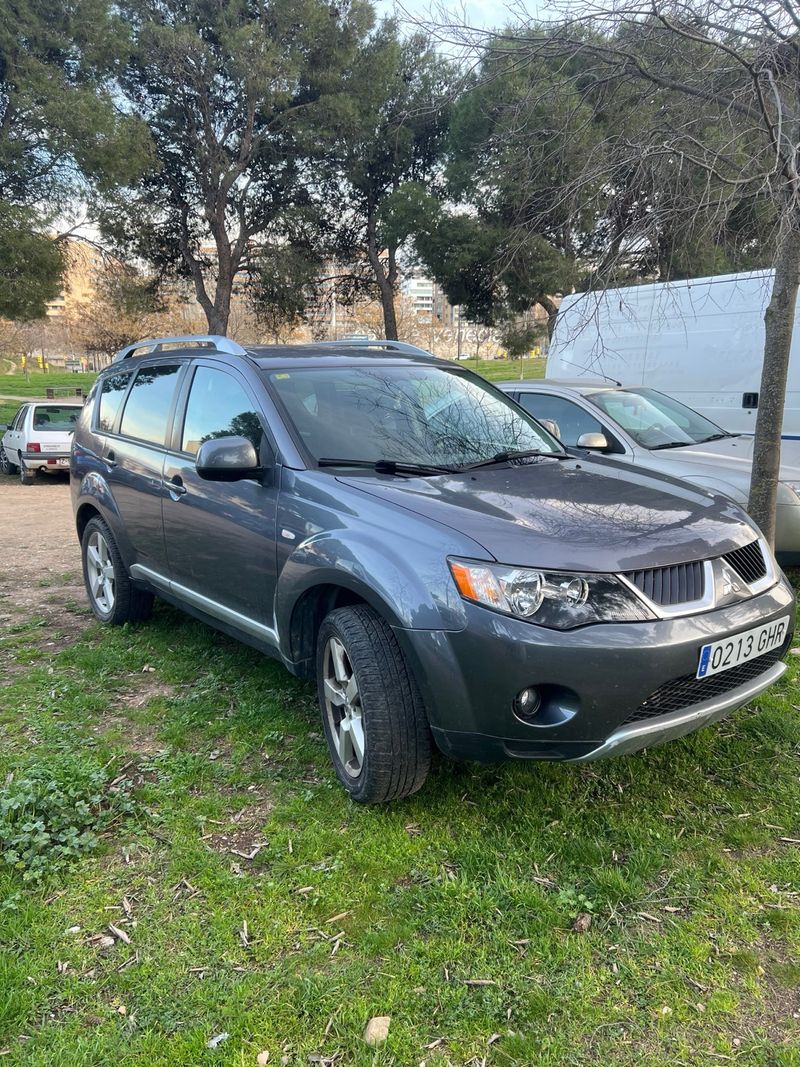 Mitsubishi Outlander 2008 - foto 1