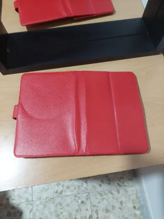 Custodia rossa per tablet piccola