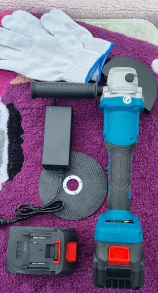 Radial 21V con 2 baterías y caja original cargador