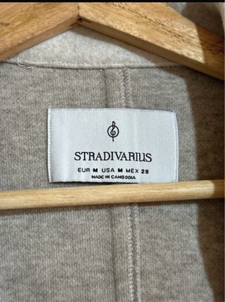 Abrigo Stradivarius Talla M Beige