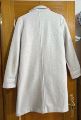 Abrigo Stradivarius Talla M Beige