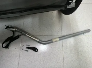 Remolque rojo para bicicleta para niño o mascota