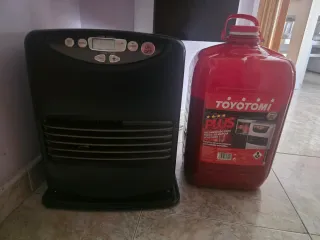 Estufa Toyotomi con bidón parafina 20L