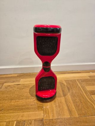 Hoverboard roja y cargador