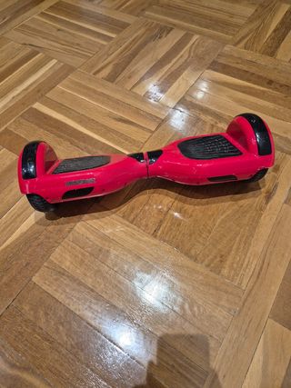 Hoverboard roja y cargador