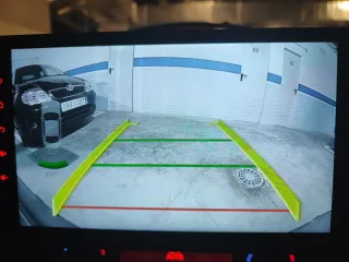 Cámara trasera AHD con líneas dinámicas