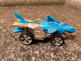 Macchinina Hot Wheels Sharkruiser