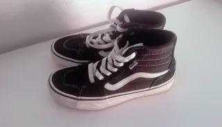 Zapatillas Vans Altas Negras y Blancas