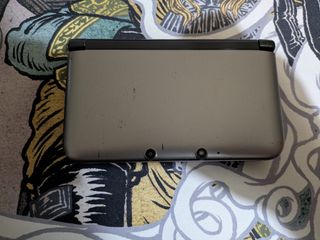 Nintendo 3DS XL + microSD 32GB + Cargador