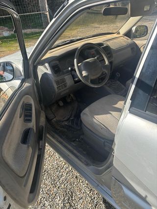 Suzuki Grand Vitara 2.5 V6