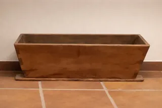 Artesa antigua de madera