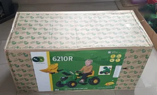 Tractor John Deere 6210R con pala, pedales, nuevo