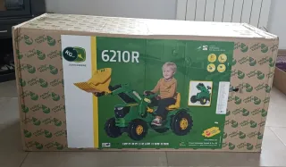 Tractor John Deere 6210R con pala, pedales, nuevo
