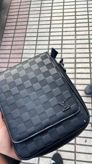 Riñonera Louis Vuitton Negra