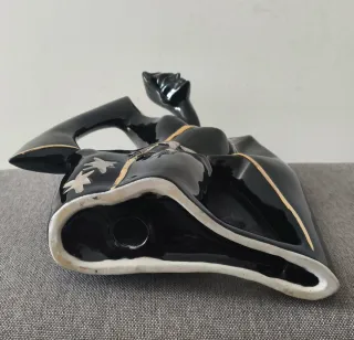 Figura cerámica estilo modernista