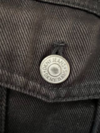 Cazadora vaquera DKNY negra