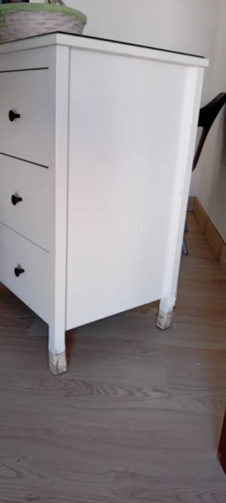 Cómoda blanca con espejo