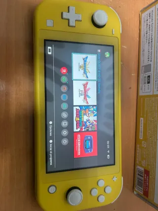 Nintendo Switch Lite Amarillo