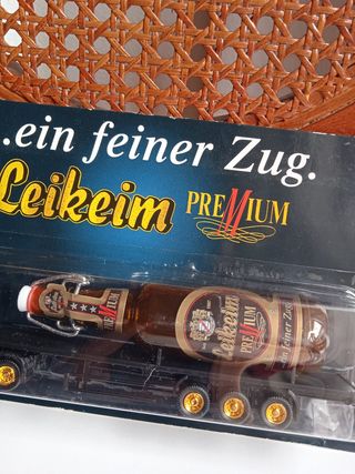 BOTELLA SOBRE CAMIÓN COLECCIONISTAS MAQUETA