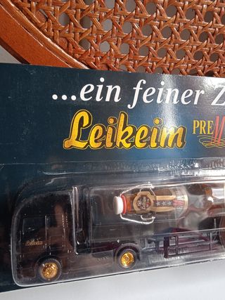 BOTELLA SOBRE CAMIÓN COLECCIONISTAS MAQUETA