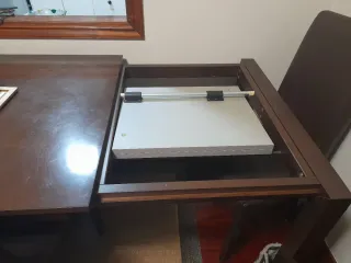 Mesa de comedor y 4 sillas