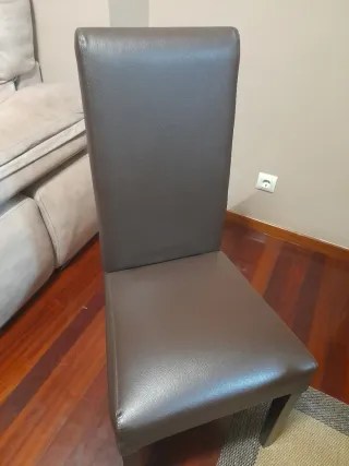 Mesa de comedor y 4 sillas