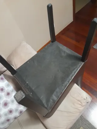 Mesa de comedor y 4 sillas