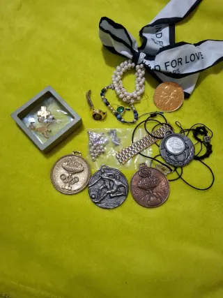 Lote di gioielli vari