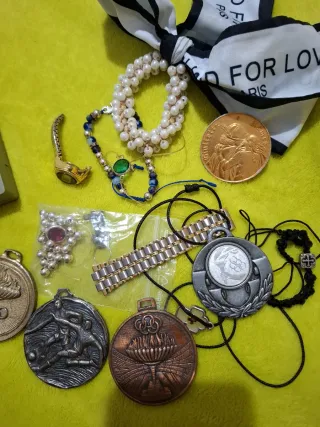 Lote di gioielli vari