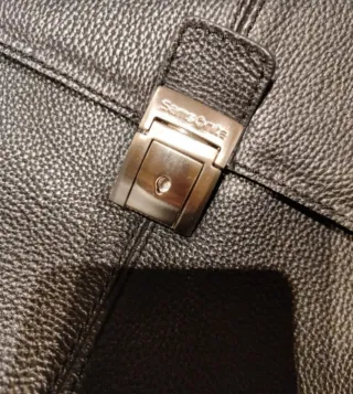 Cartera de documentos negra de piel