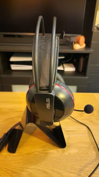 Cascos Gaming Asus ROG, con muy poco uso.