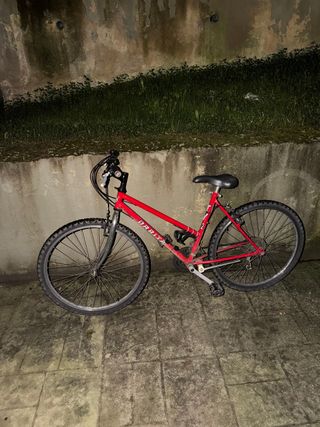 Bicicleta Roja Montaña